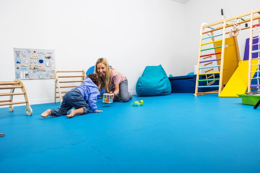 Importancia de la Educación Postural y Rehabilitación en la Vuelta al Cole – Consejos de Fisioterapia Infantil en A3 Policlínica Huércal-Overa 2 Policlinica-Huercal-Overa-educacion postural